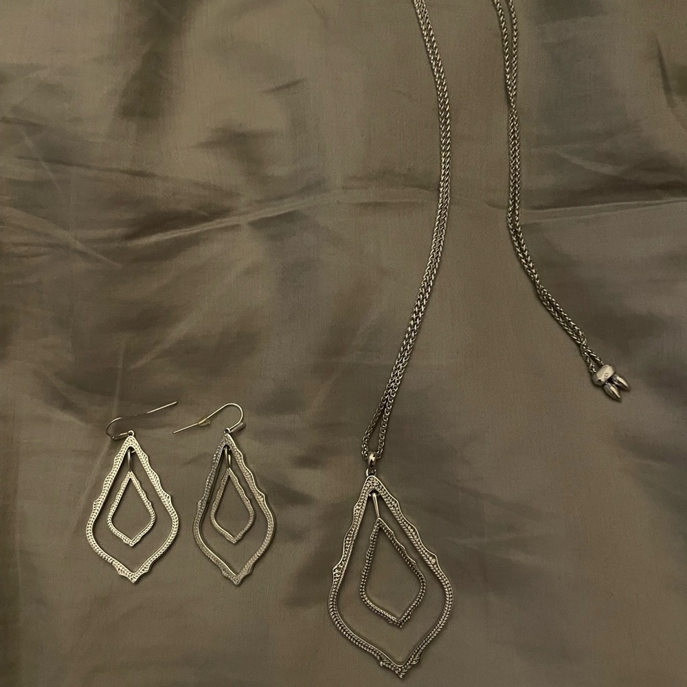 Kendra Scott Simon pendant necklace and earrings